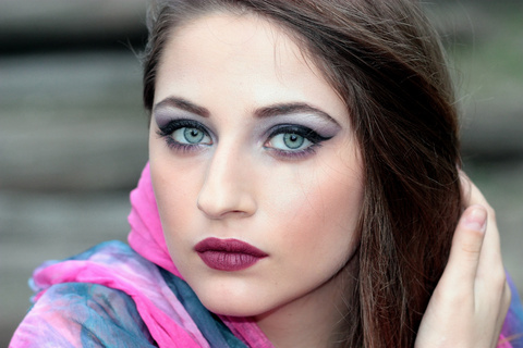 收评：创指探底回升涨1.01% 全市场成交额不足1.6万亿元